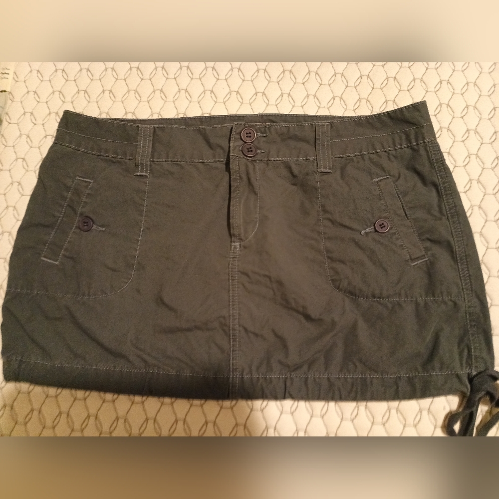 No Boundaries Super Mini in Olive Green Juniors Size 11